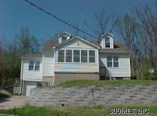 315 Center Dr, Caseyville, IL