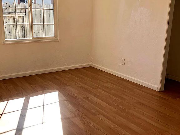 5th image of 569 Smalley Ave #569