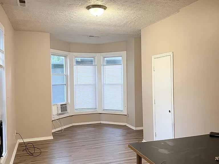 1031 Hartford St — Photo 47