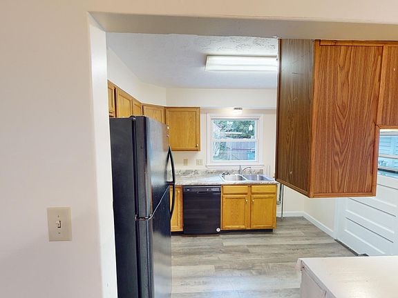 5th image of 44 Lynnhaven Dr
