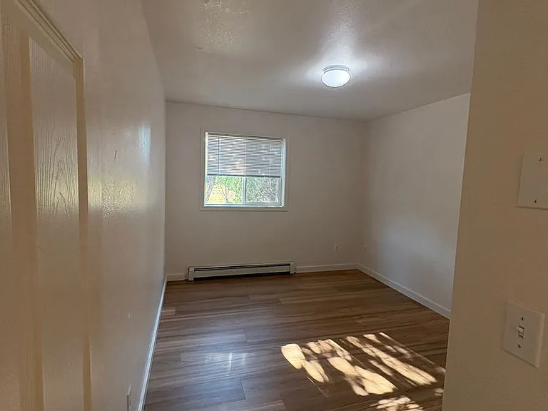411 Greenway Ave — Photo 12