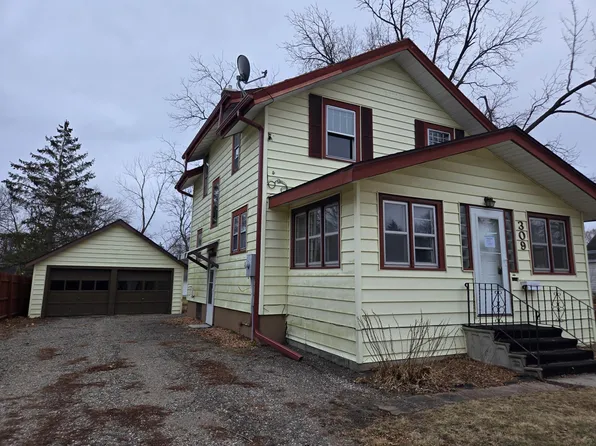 309 6th St SE, Waseca, MN 56093