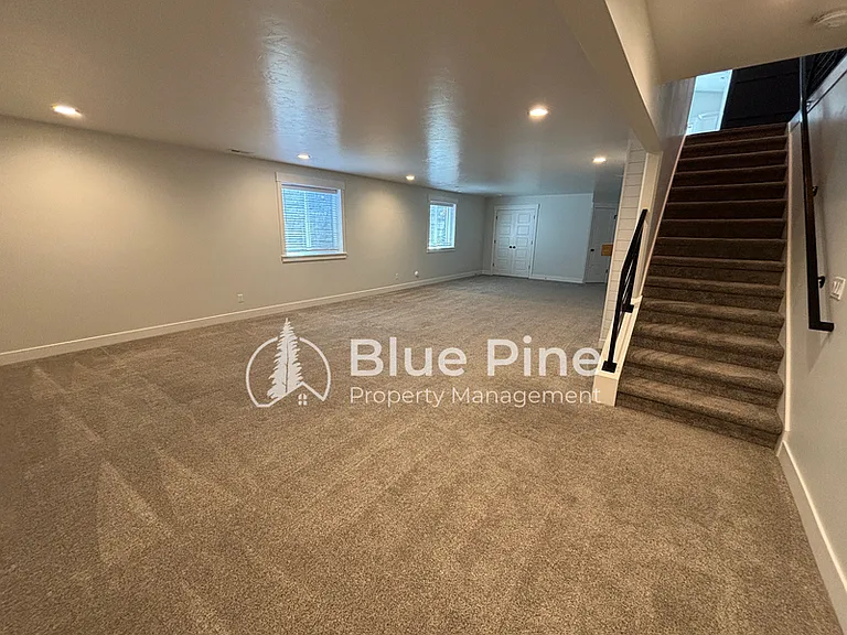 6389 Maggie Dr — Photo 43