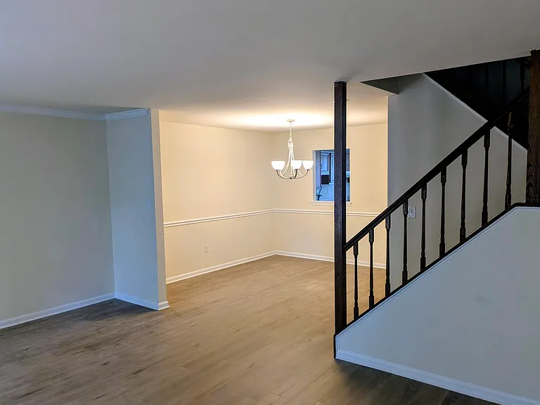 17109 Briardale Rd — Photo 3