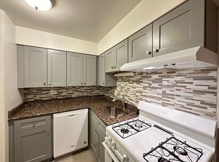 3710 N Pine Grove Ave #G04C, Chicago, IL 60613