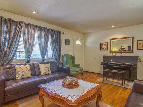 4th image of 3027 Durant Ave
