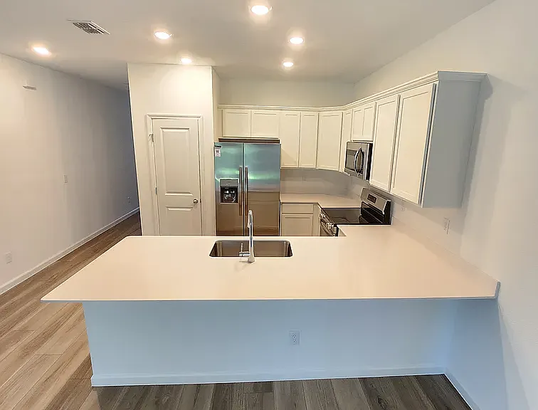 669 Holly Lakes Dr — Photo 2