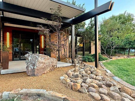 4th image of 320 Paseo De Vida St