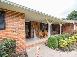 2208 El Camino St, Ponca City, OK 74604