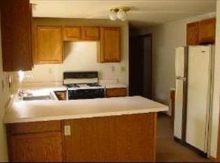 505 Cresthill Ave, McHenry, IL 60051