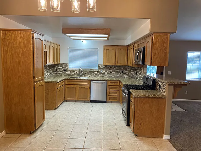 6440 Abby Rose Ave — Photo 3