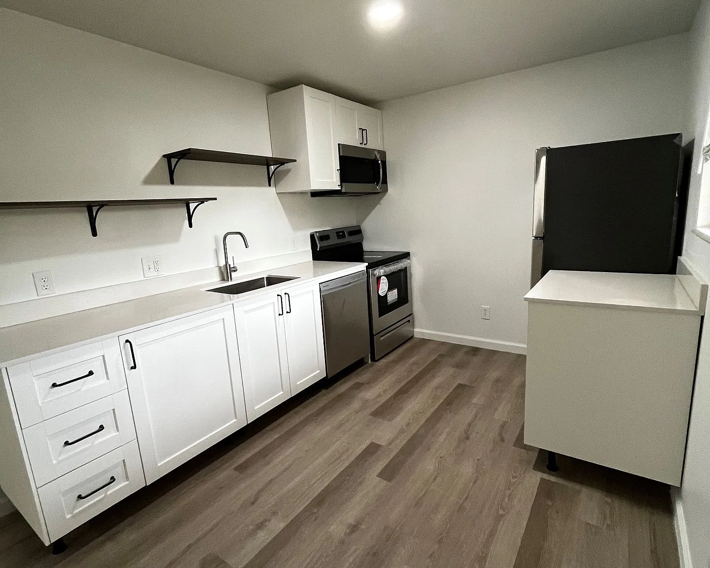 Jefferson Apartments — Photo 1