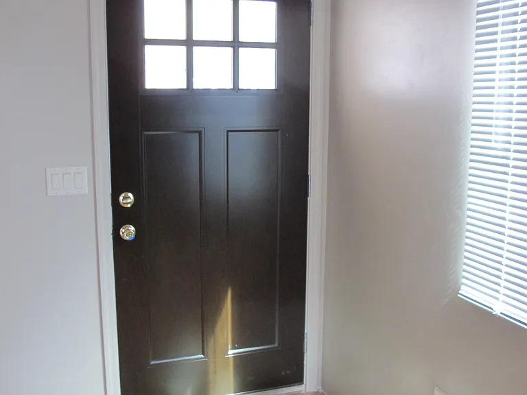 2524 E Lind Rd — Photo 33