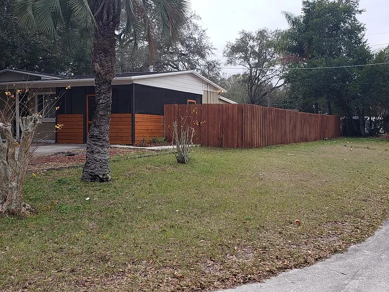 Corner lot view