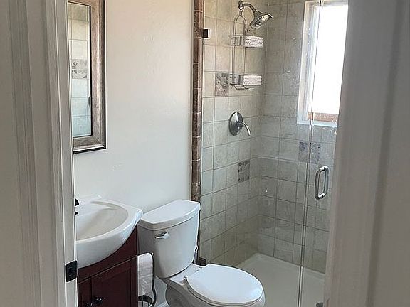 4th image of 2495 Donna Dr