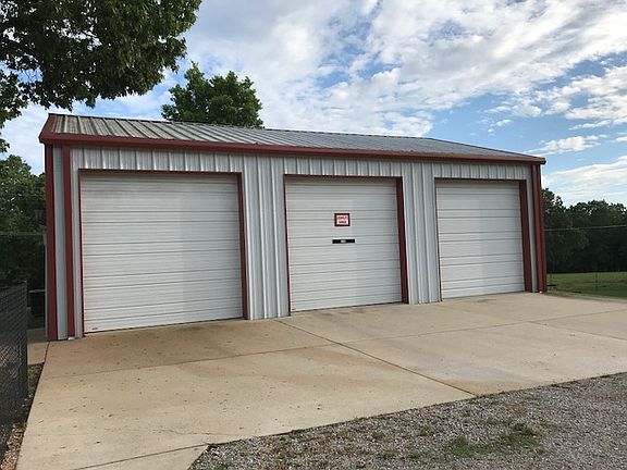 3 Door Garage/Workshop 