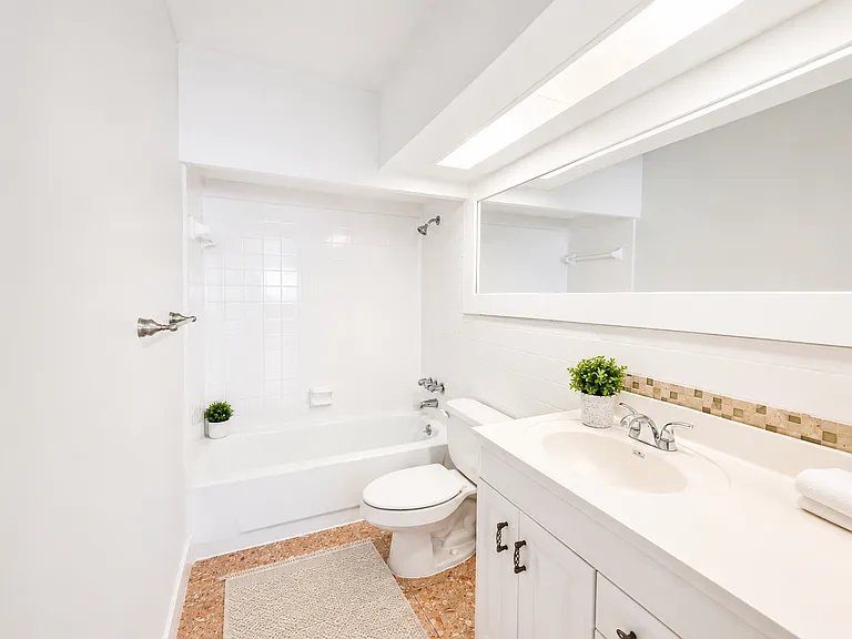 2175 NE 56th St #75 — Photo 12