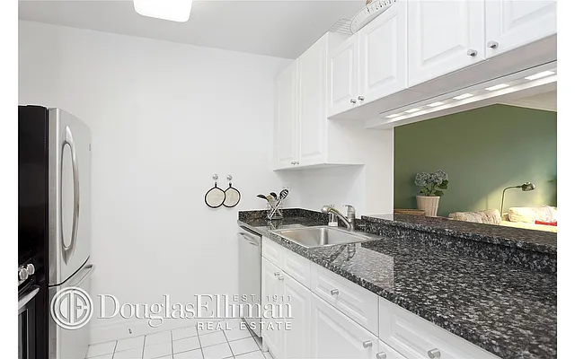 Sold by Douglas Elliman | media 14