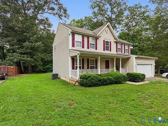3rd image of 83 Albertson Ct