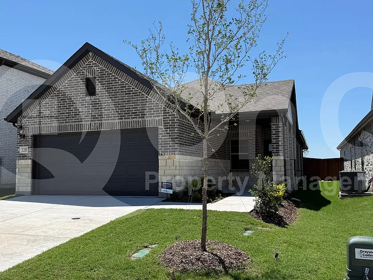 1209 Bridgewalk Dr — Photo 2