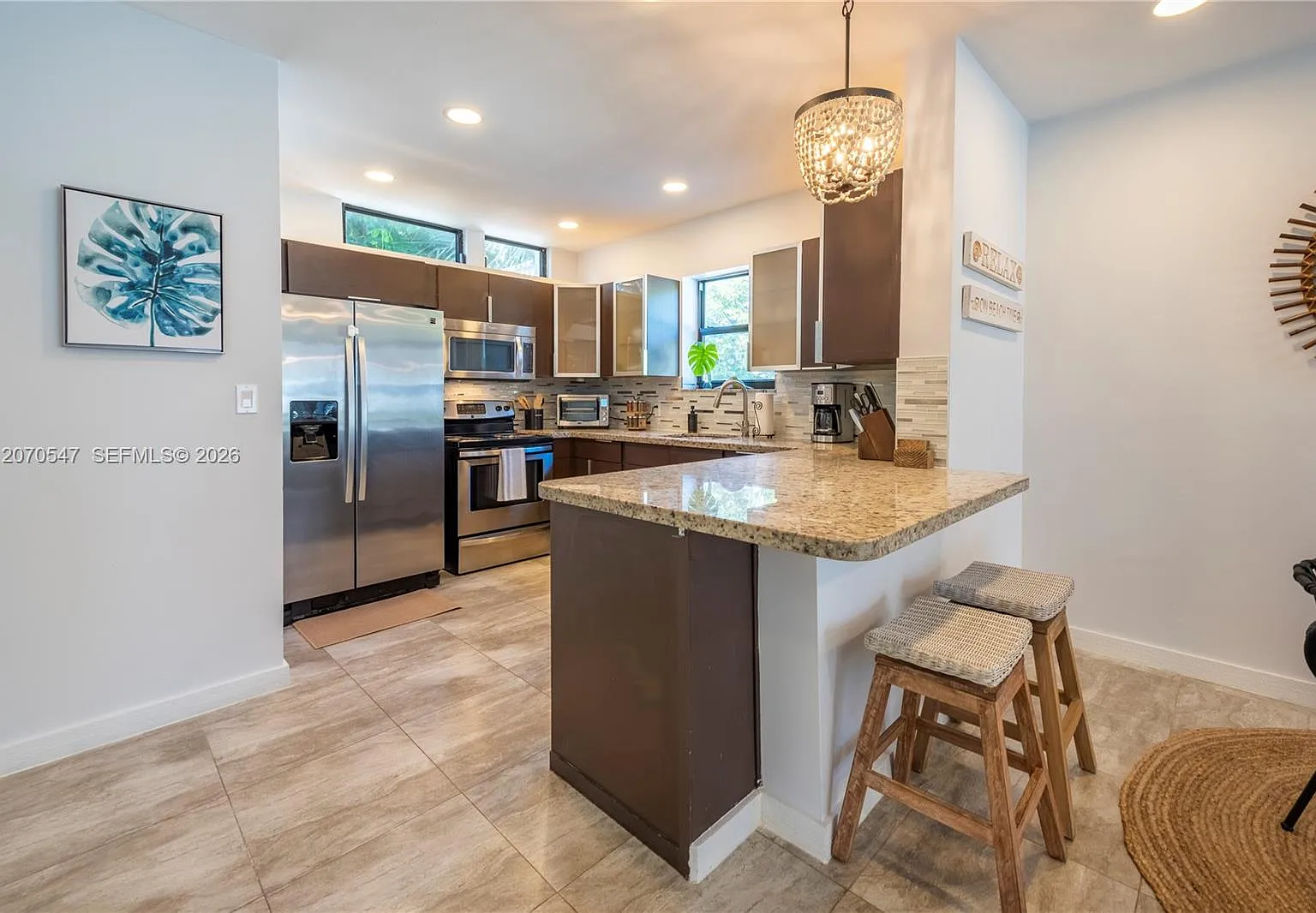 3 bed, 2.5 bath, 2350 sqft, $5,950 — Photo 1