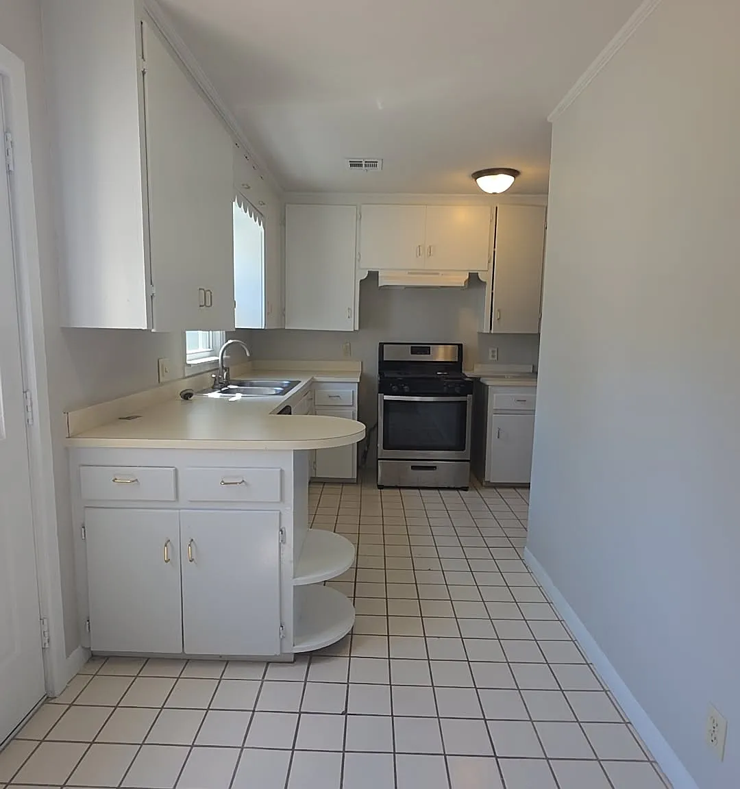 2 bed, 1122 sqft, $1,500 — Photo 3