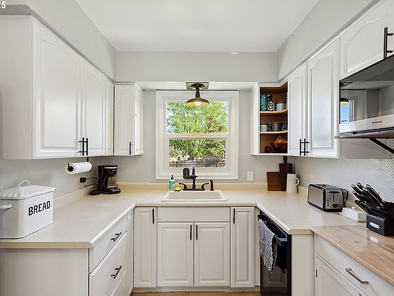 5th image of 1417 E 13th St