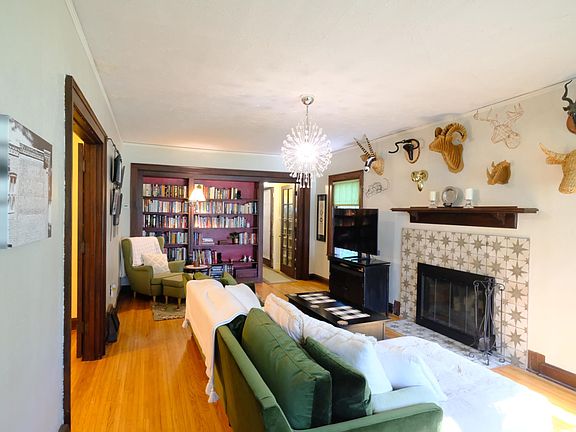 "Great" room / living room