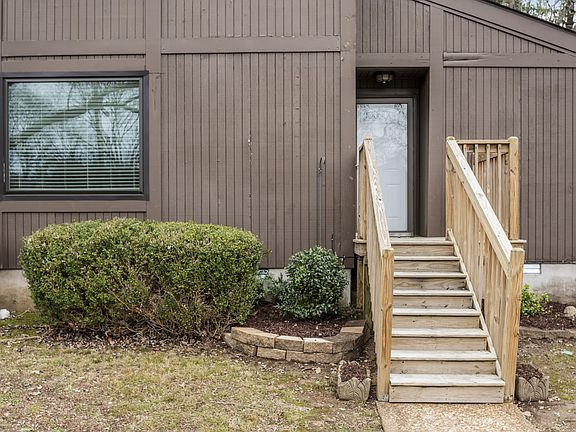 3rd image of 549 Doral Country Dr