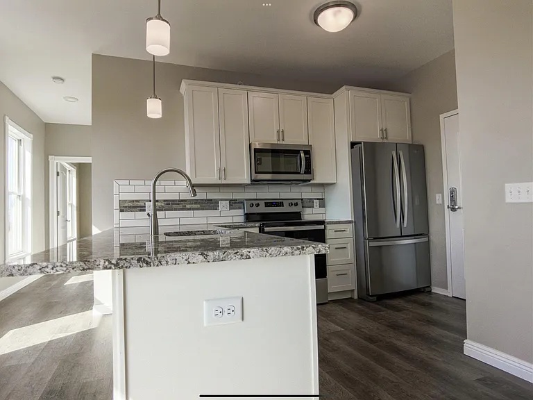 19 Main St #20 — Photo 18