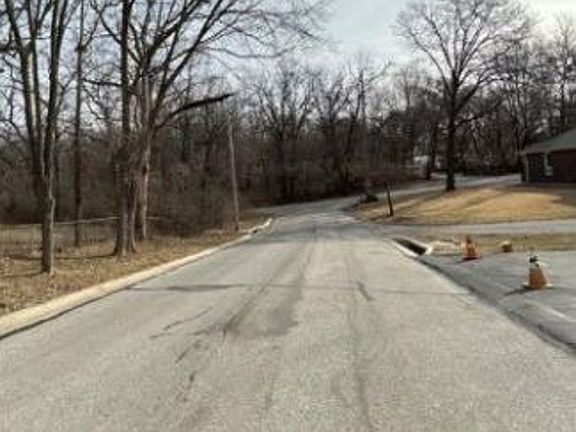 Exterior Neighborhood (street photo)