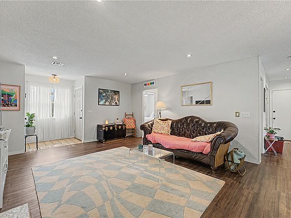 4th image of 3 Bressay Cir