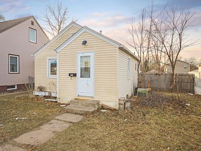 1684 Hyacinth Ave E, Saint Paul, MN, 55106