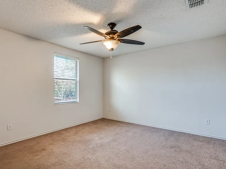 8402 Olivia Meadow Dr — Photo 18