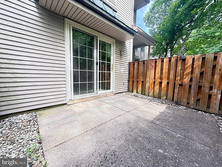 3705 Waltham Ct — Photo 14