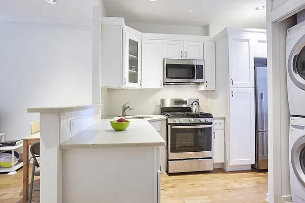 Rented by Compass | media 12