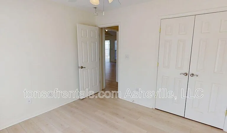 342 Meadow Pathway Dr — Photo 11