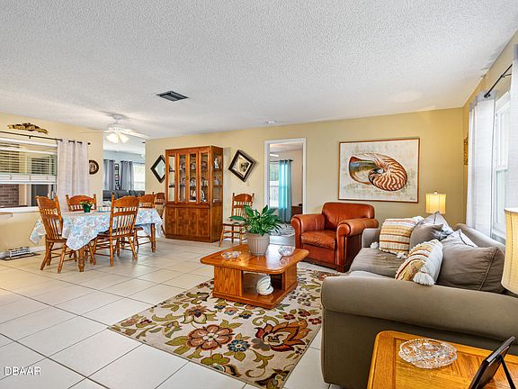 5th image of 1009 E Normandy Blvd