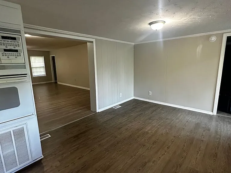 742 Old Sulphur Springs Rd — Photo 21