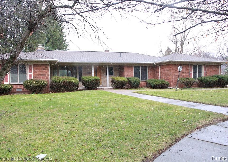 1st image of 1210 Hillcrest Dr