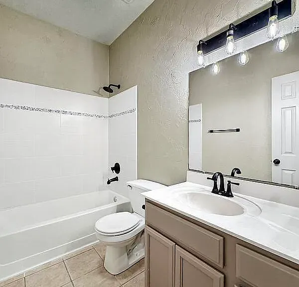 1338 John Phelan Dr — Photo 6