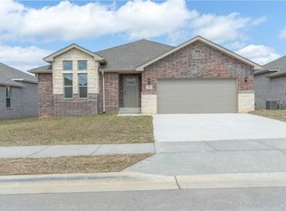 2060 Periwinkle Pl, Centerton, AR 72719