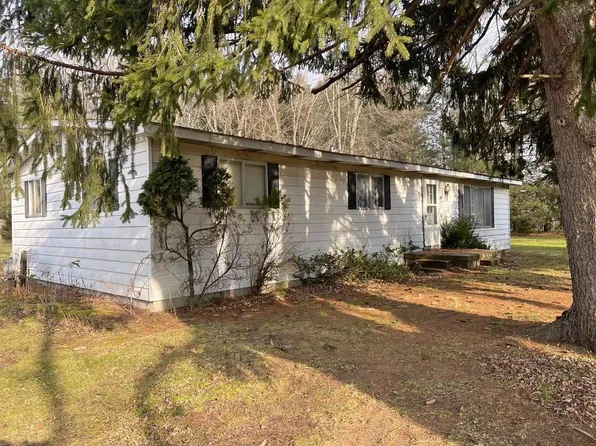 330 W North St, Saint Charles, MI 48655