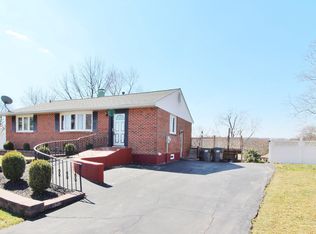 6 Valcour Cir, Newark, DE 19702