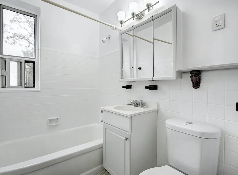 161 Church St E — Photo 6