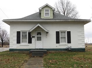 687 Park St, Hillsboro, IL 62049