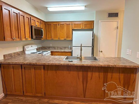 3rd image of 1900 Scenic Hwy APT 2