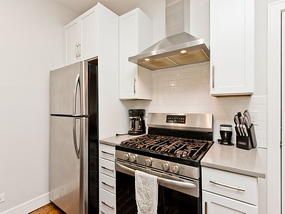 2nd image of 2045 N Wolcott Ave #101R