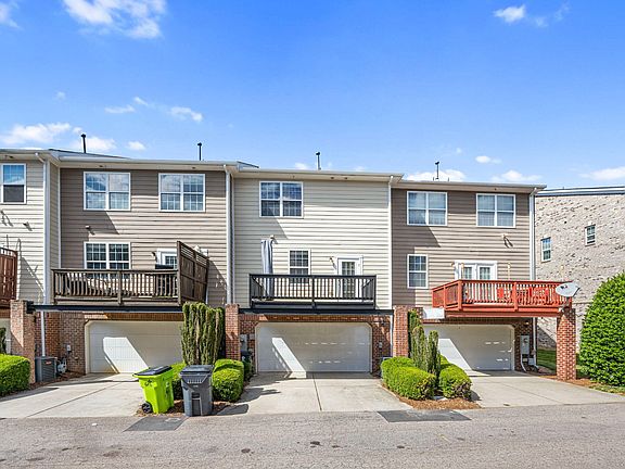 3rd image of 325 Old Mill Village Dr