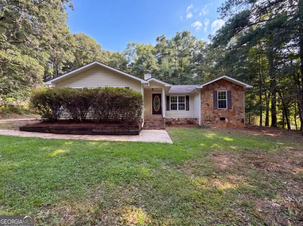 103 Saddlebrook Ct, Lagrange, GA 30240